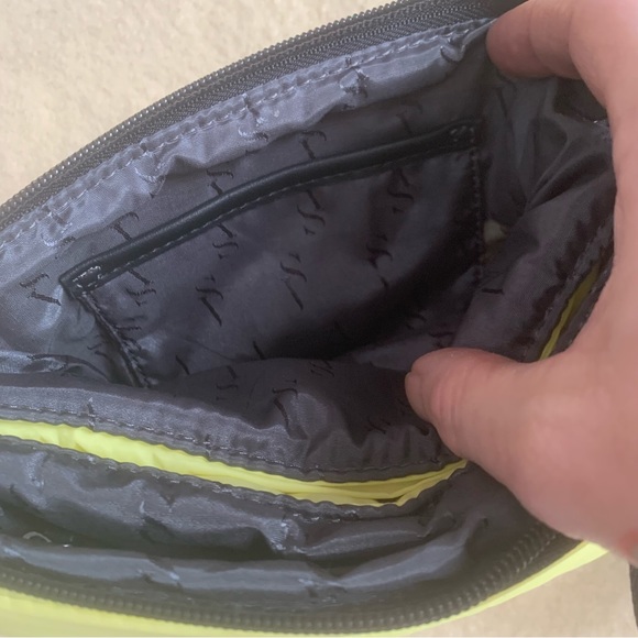 Simply Vera puffer purse. - Picture 4 of 8